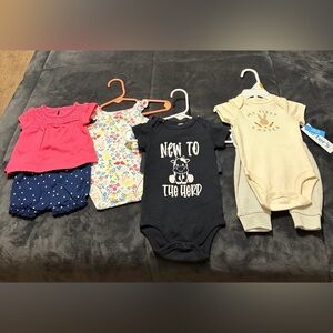 Newborn outfit Bundle. New/like new spring/easter outfits.